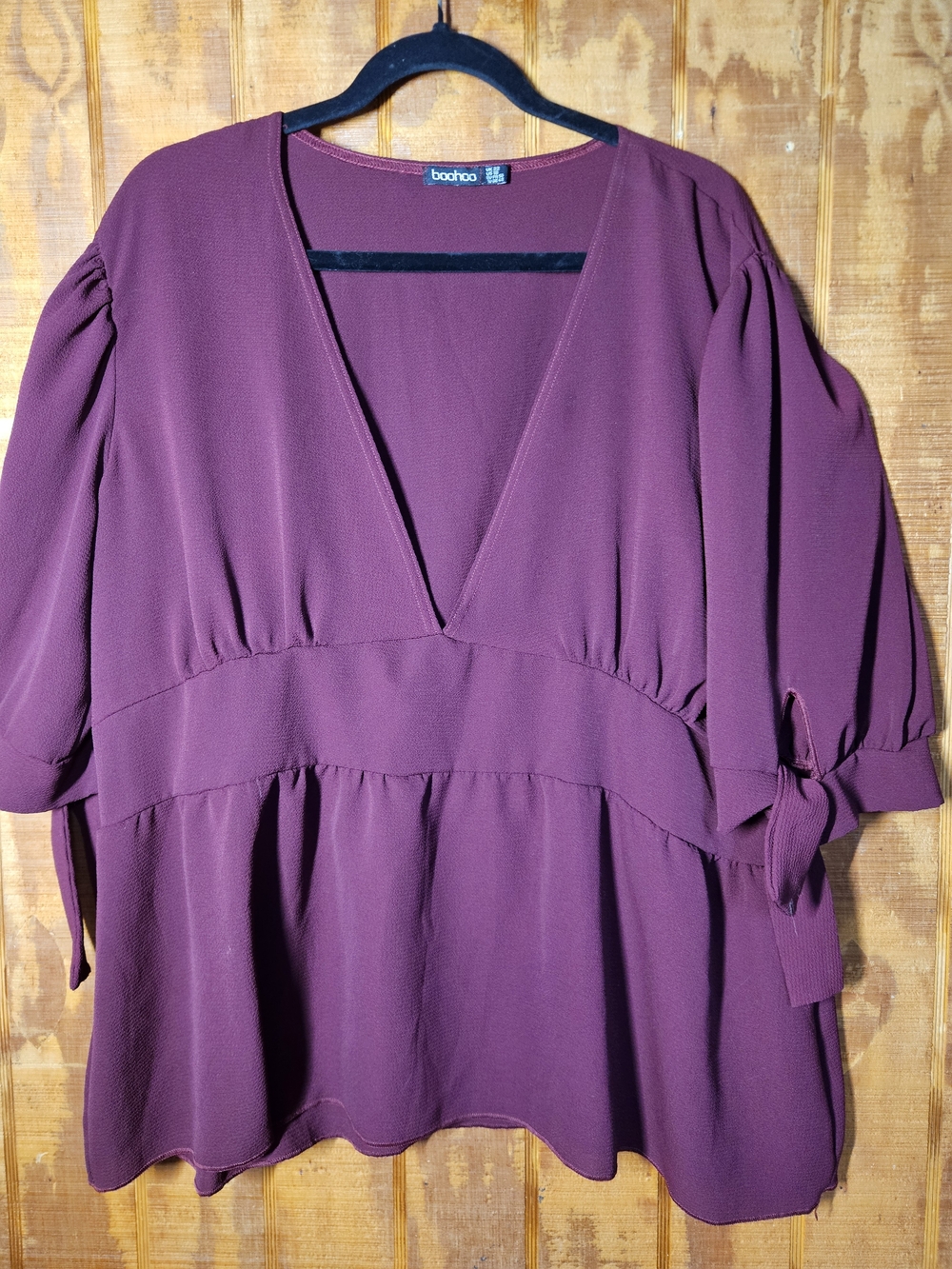boohoo Burgundy V-Neck Peplum Tie-Sleeve Top